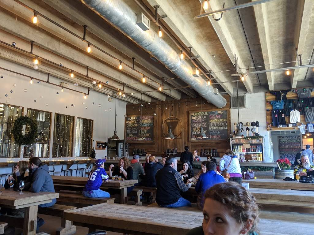 Commonwealth Brewing Co | restaurant | 2444 Pleasure House Rd, Virginia Beach, VA 23455, USA | 7573059652 OR +1 757-305-9652