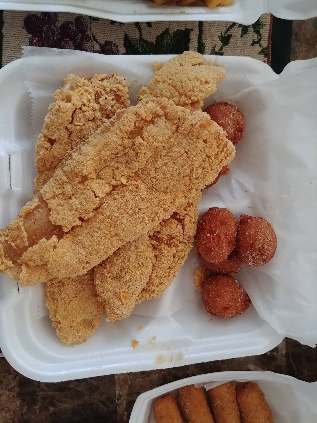 Snapper | restaurant | 104 S Orange Blossom Trail, Orlando, FL 32805, USA | 4079997698 OR +1 407-999-7698