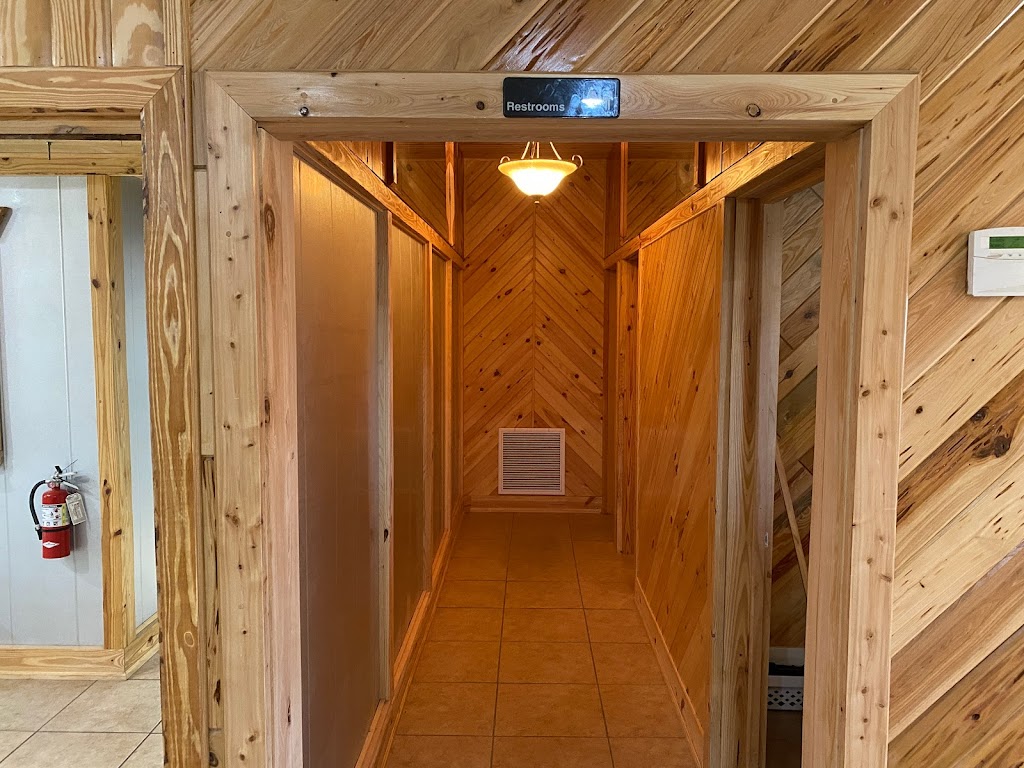 Crystal River Smokehouse & Grill | restaurant | 2581 US-19, Crystal River, FL 34428, USA | 3522284159 OR +1 352-228-4159