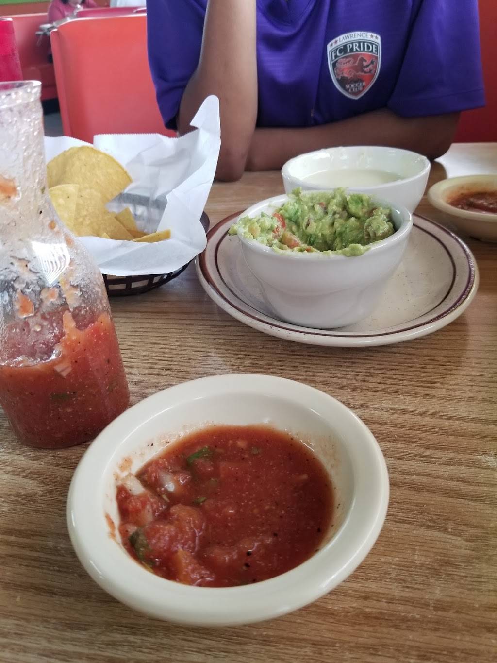 Los Cuates Mexican Restaurant | restaurant | 6429 E Washington St, Indianapolis, IN 46219, USA | 3172208997 OR +1 317-220-8997