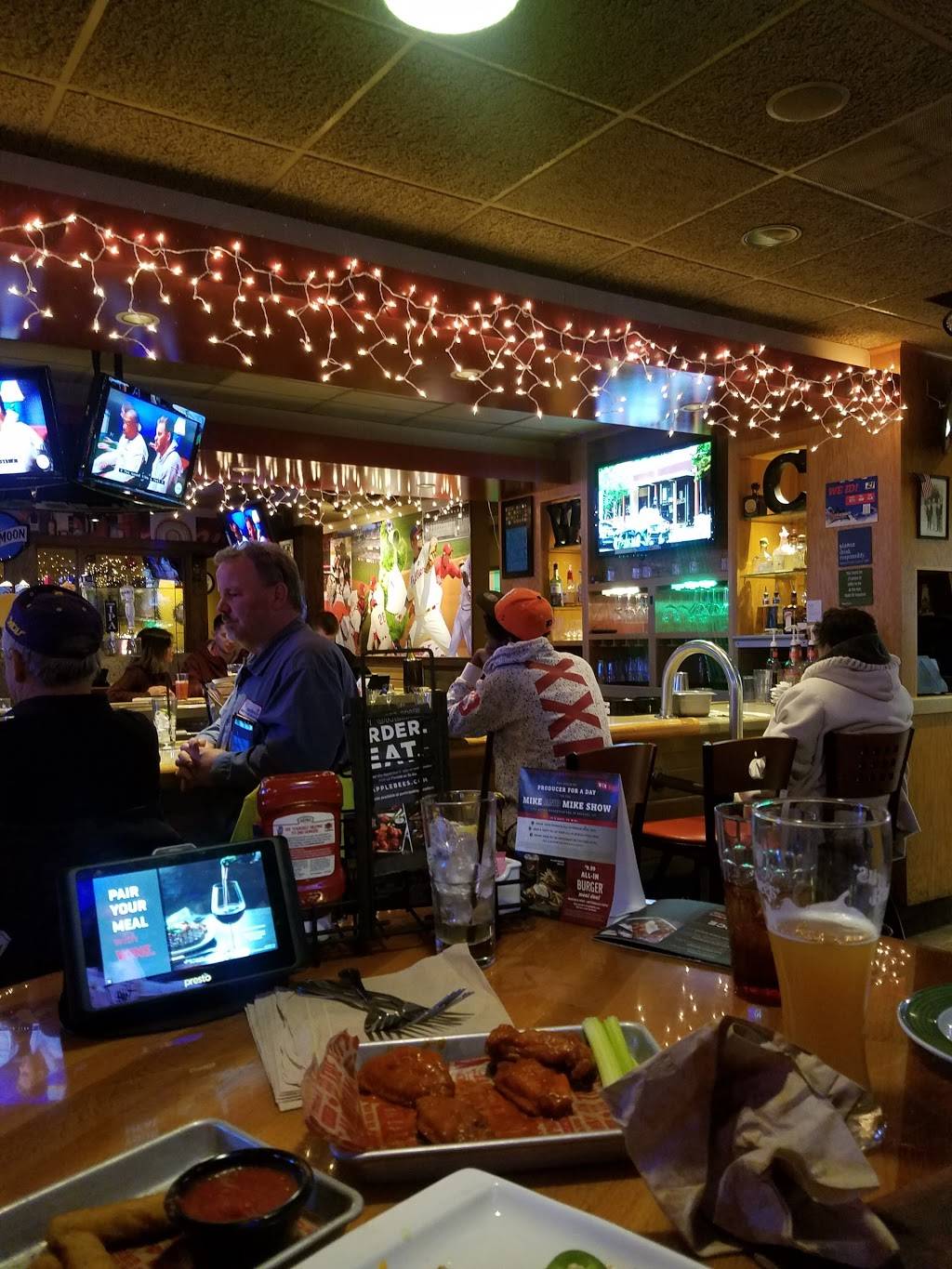 Applebees Grill + Bar | restaurant | 1107 West Chester Pike, West Chester, PA 19382, USA | 6106960751 OR +1 610-696-0751