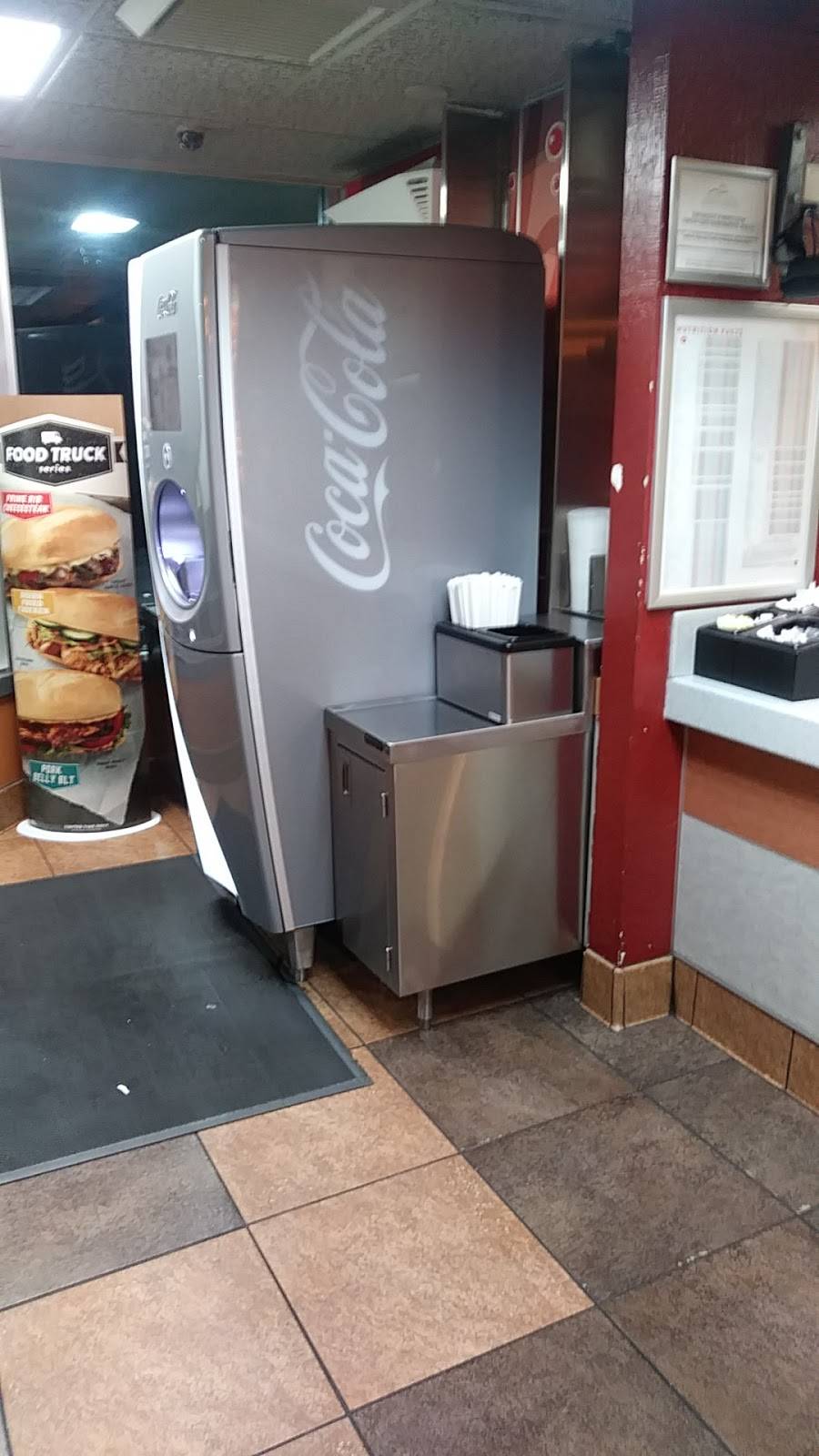 Jack in the Box | restaurant | 1710 Monument Blvd, Concord, CA 94520, USA | 9256717911 OR +1 925-671-7911