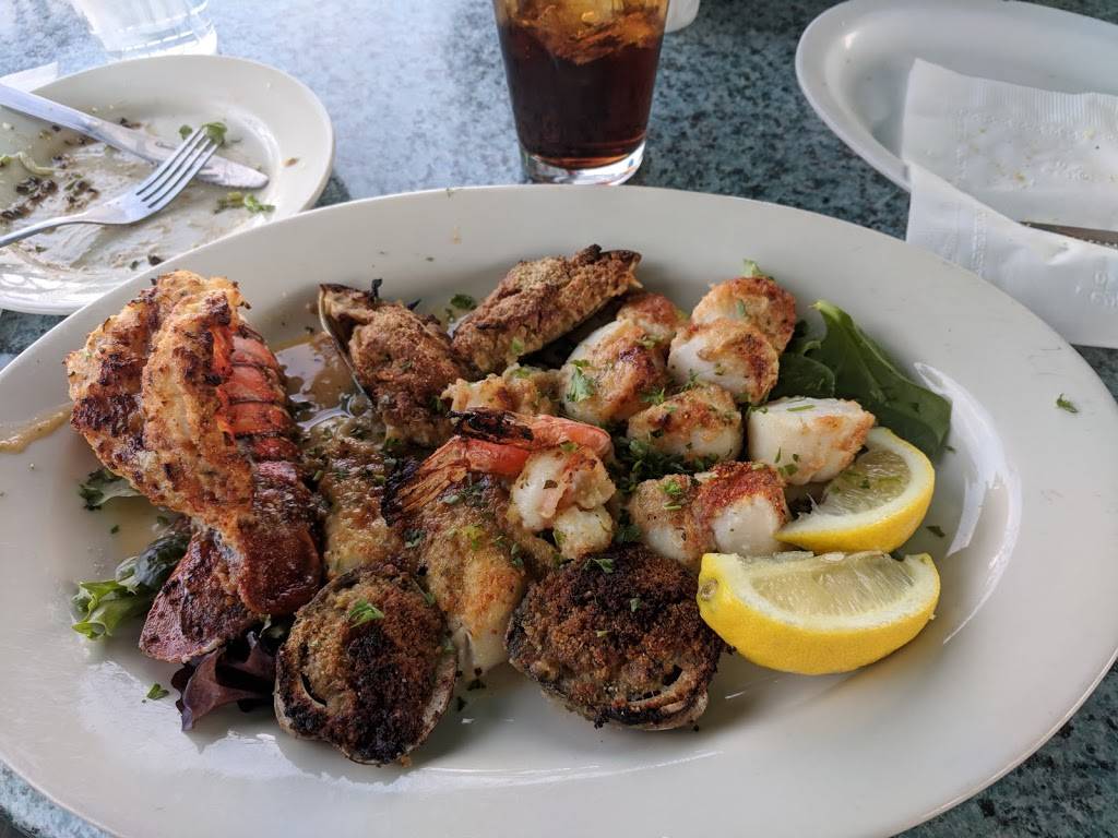 City Island Lobster House | restaurant | 691 Bridge St, Bronx, NY 10464, USA | 7188851459 OR +1 718-885-1459