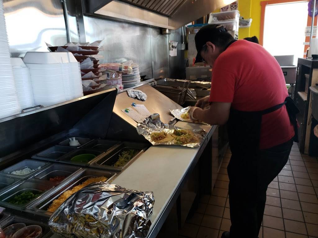 El Pochos Mexican Grill | restaurant | 990 Lisbon St, Lewiston, ME 04240, USA | 2073333226 OR +1 207-333-3226