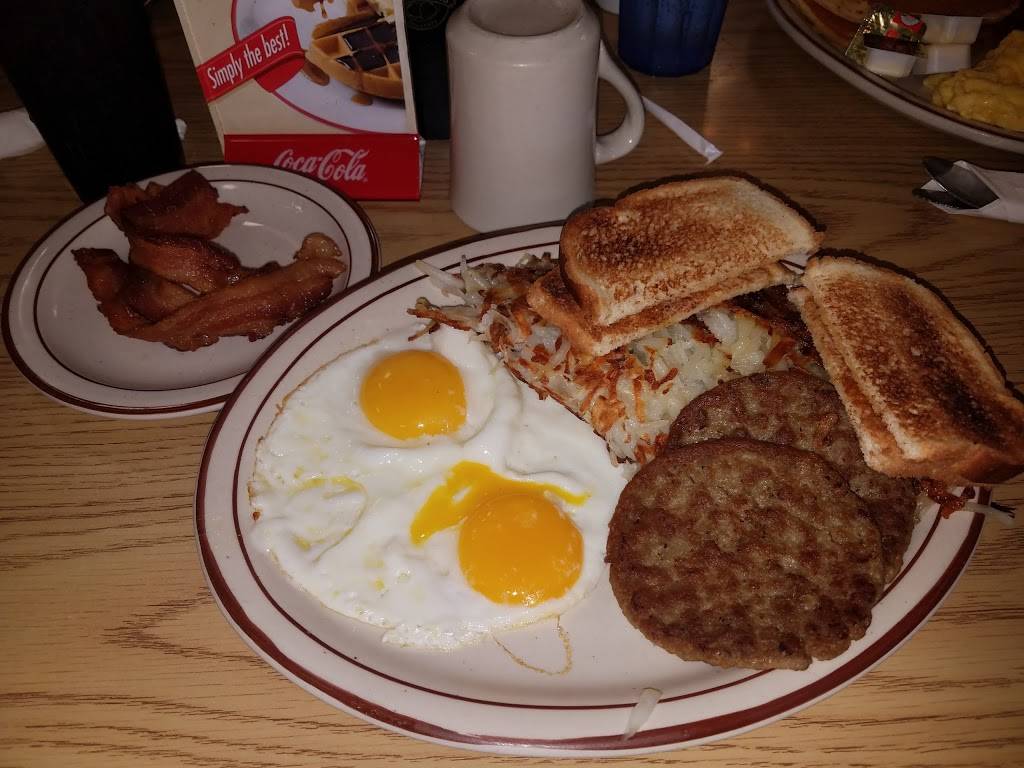 Village Court Family Restaurant | restaurant | 687 S Taft Ave, Mason City, IA 50401, USA | 6414245065 OR +1 641-424-5065