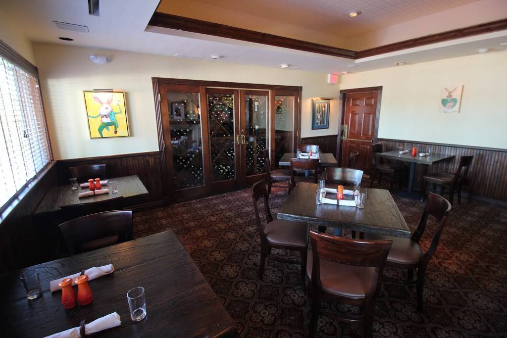 The Hutch on Avondale | restaurant | 6437 Avondale Dr, Nichols Hills, OK 73116, USA | 4058421000 OR +1 405-842-1000