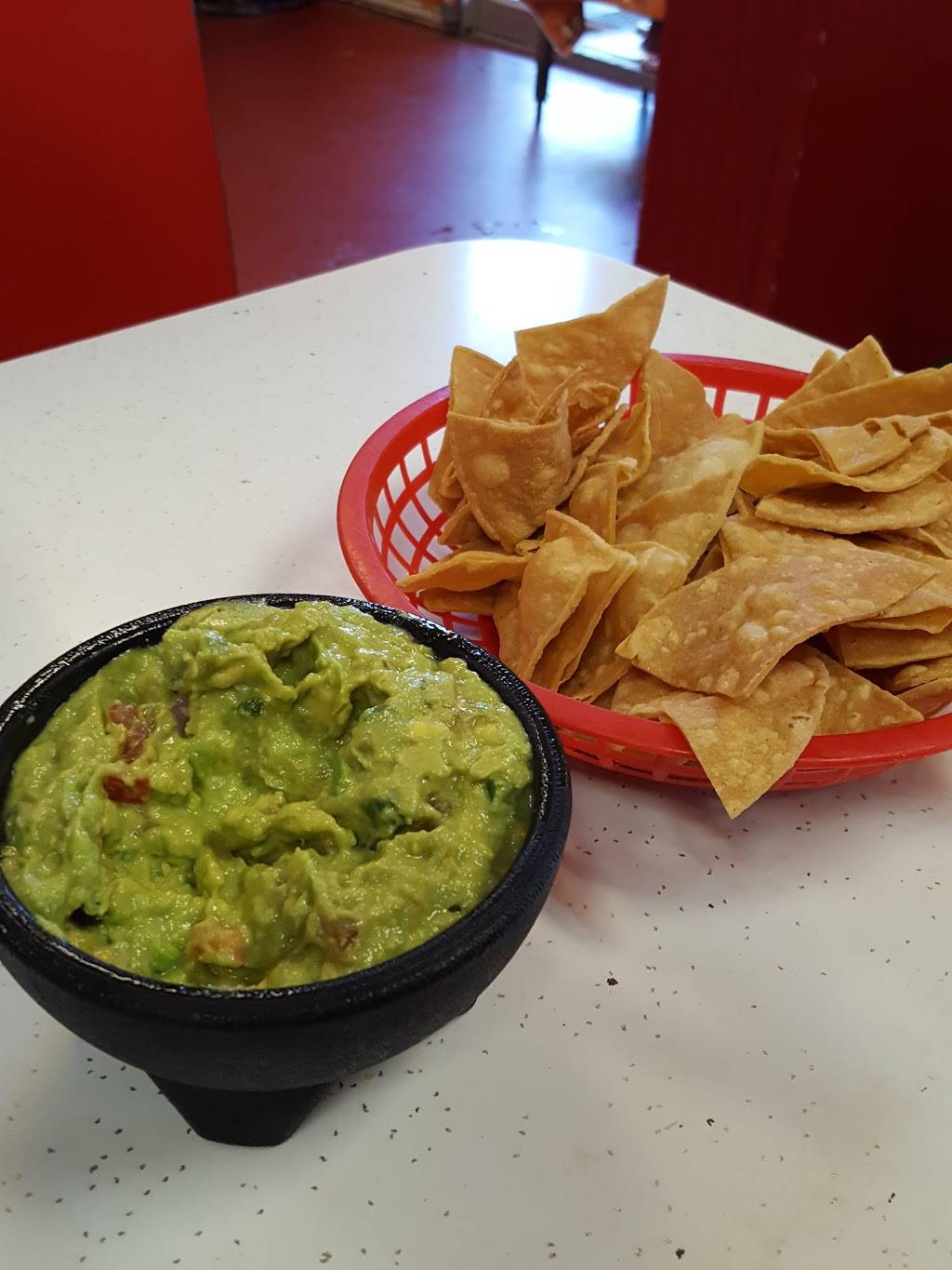 Los Gueros Taqueria | restaurant | 929 S Vine Ave, Tyler, TX 75701, USA | 9035268226 OR +1 903-526-8226