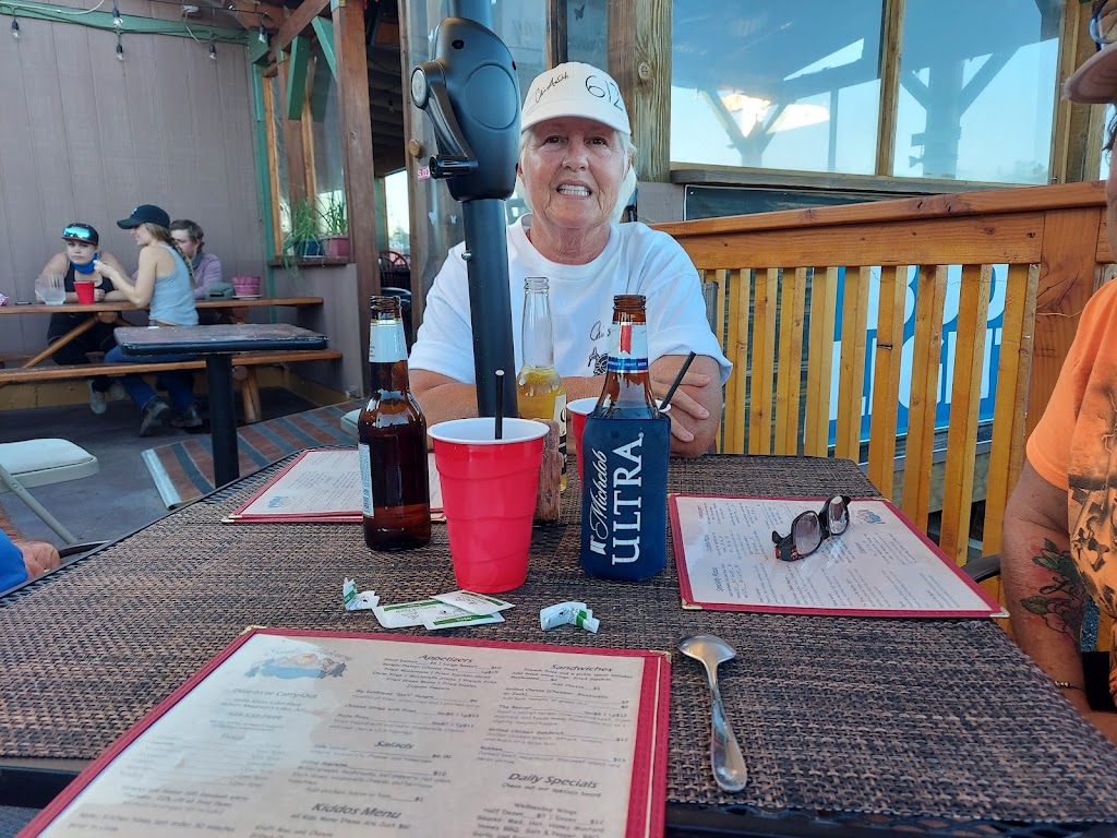 Sandis Hideaway | restaurant | 1896 Silver Lake Blvd, White Mountain Lakes Estates, AZ 85912, USA | 9285327499 OR +1 928-532-7499