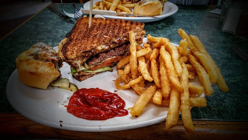 Blue Elephant Craft Brew House | restaurant | 96 Norfolk St S, Simcoe, ON N3Y 2W2, Canada | 5194282886 OR +1 519-428-2886