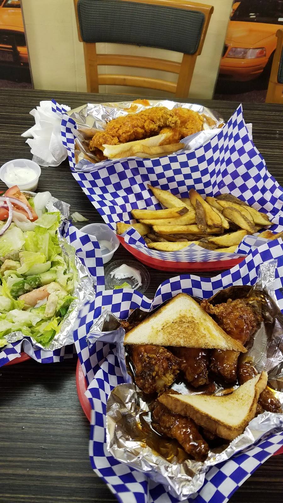 Waynes Wings | restaurant | 4453 Walzem Rd, San Antonio, TX 78218, USA | 2103003891 OR +1 210-300-3891