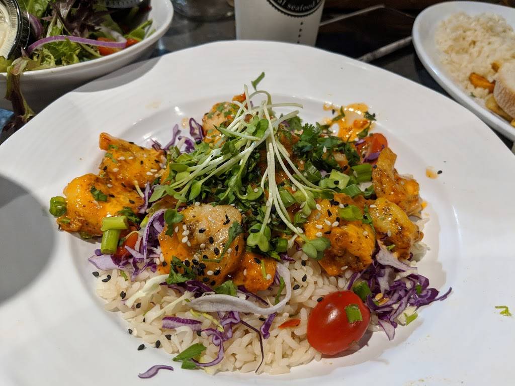 California Fish Grill | restaurant | 6435 Canoga Ave, Woodland Hills, CA 91367, USA | 8189283830 OR +1 818-928-3830