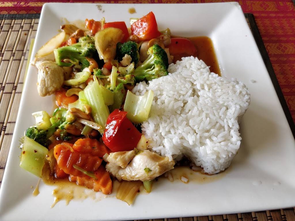 Malinees Thai House | meal takeaway | 300 Taunton Rd E, Oshawa, ON L1H 7K4, Canada | 9052404699 OR +1 905-240-4699