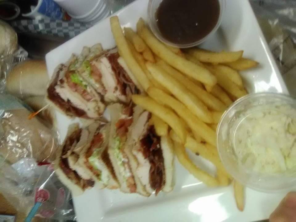 Lauzon Landing Sports Bar & Eatery | restaurant | 1545 Lauzon Rd, Windsor, ON N8S 3N4, Canada | 5199743387 OR +1 519-974-3387