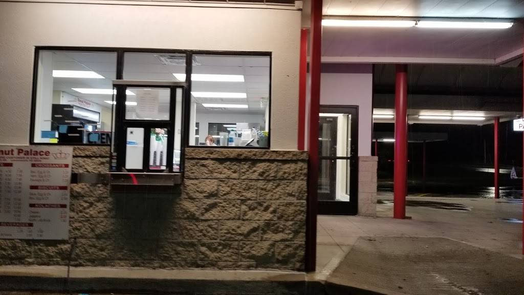 Donut Palace | restaurant | 2309 S 4th St, Leavenworth, KS 66048, USA | 9136757212 OR +1 913-675-7212