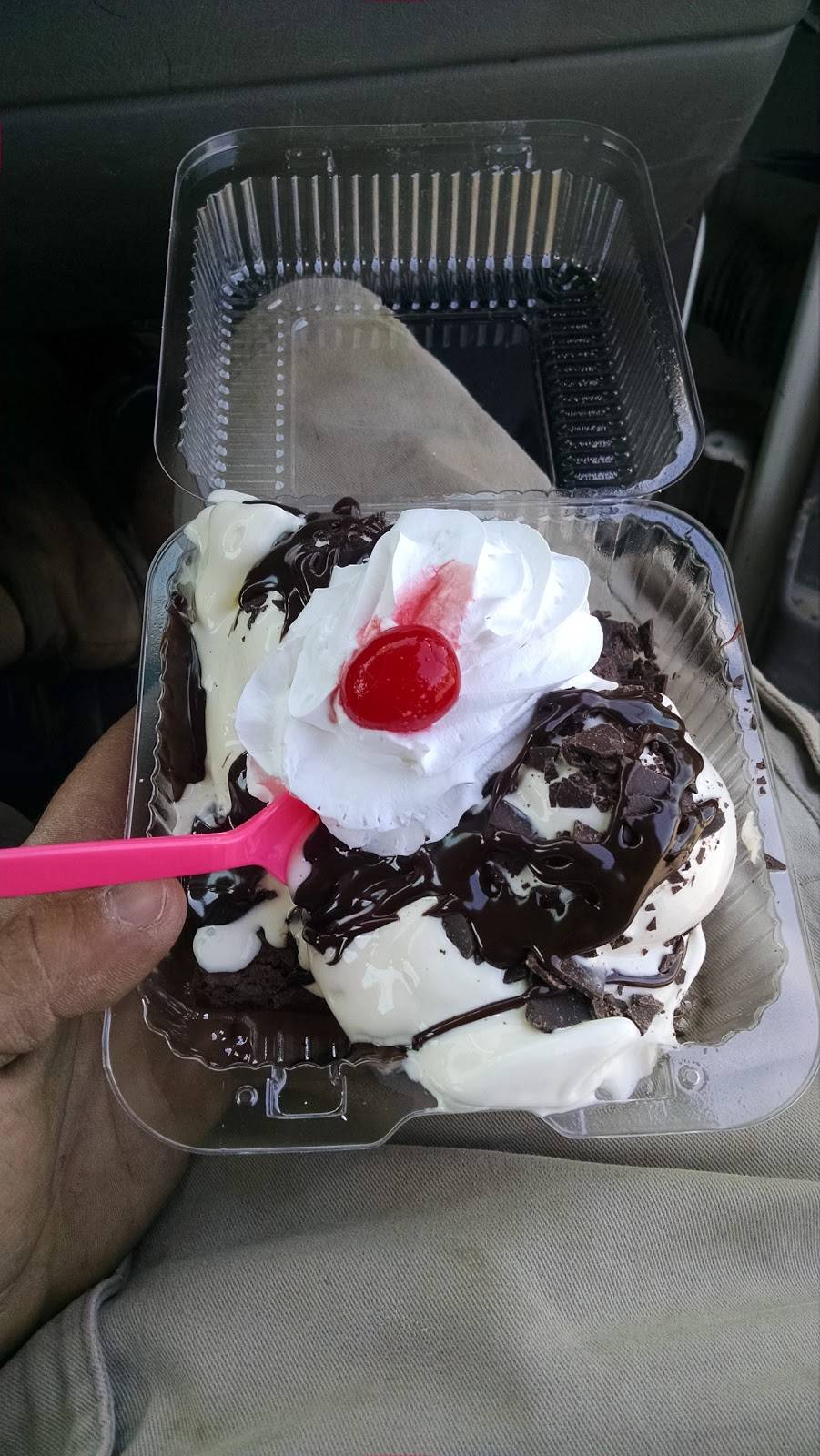 Zestys Frozen Custard & Grill | restaurant | 508 Greene Ave, Green Bay, WI 54301, USA | 9208840505 OR +1 920-884-0505