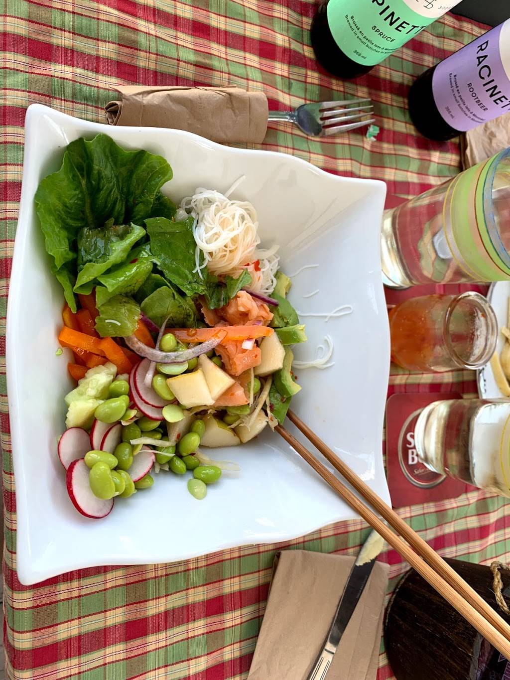 Aux Lubies Gourmandes | restaurant | 432 Rue Lafleur, Lachute, QC J8H 1R4, Canada | 4505665976 OR +1 450-566-5976