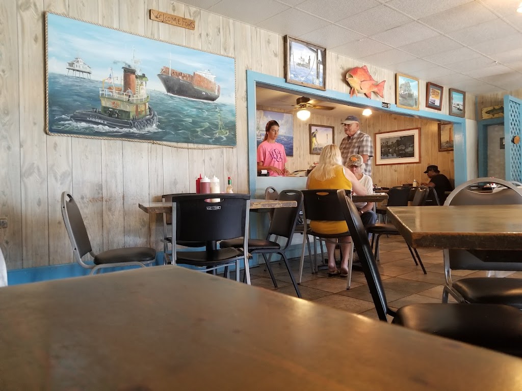 Chets Catering & Seafood | restaurant | 3708 W Navy Blvd, Pensacola, FL 32507, USA | 8504560165 OR +1 850-456-0165