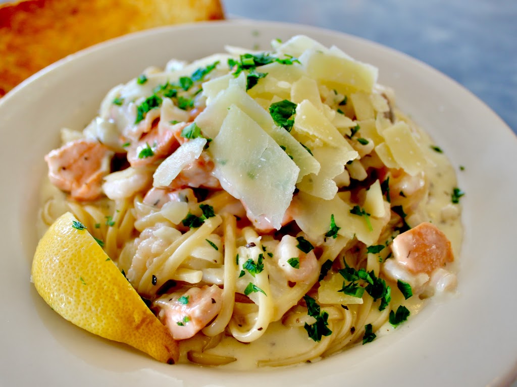 Mos Seafood & Chowder - Newport Annex | restaurant | 657 SW Bay Blvd., Newport, OR 97365, USA | 5412657512 OR +1 541-265-7512