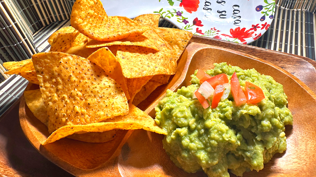 EL RINCON DE FABIO | restaurant | 1002 W Argyle St, Chicago, IL 60640, USA | 7739573962 OR +1 773-957-3962