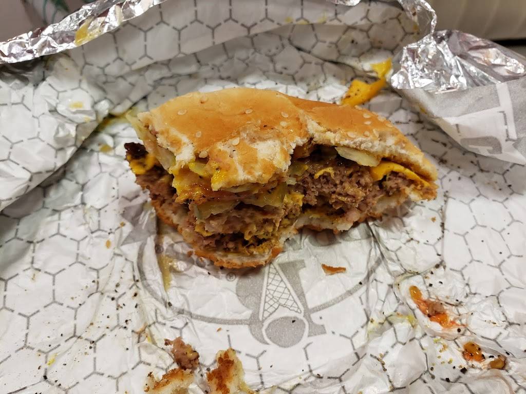 Braums Ice Cream & Burger Restaurant | restaurant | 1331 Mockingbird Ln, Sulphur Springs, TX 75482, USA | 9038851020 OR +1 903-885-1020