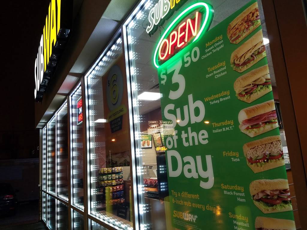 Subway Restaurants | restaurant | 2357 W Fullerton Ave, Chicago, IL 60647, USA | 7737723107 OR +1 773-772-3107
