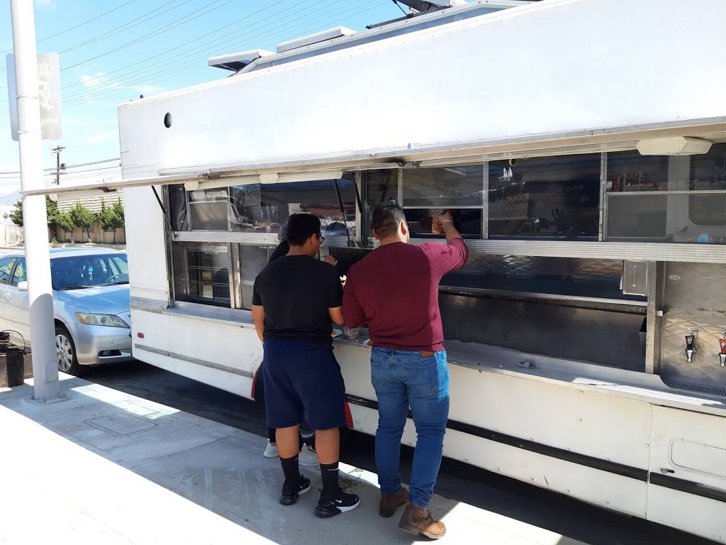 EL KORITA Mariscos & Birria estilo Nayarit | restaurant | 11711 Sheldon St, Sun Valley, CA 91352, USA | 6613813118 OR +1 661-381-3118