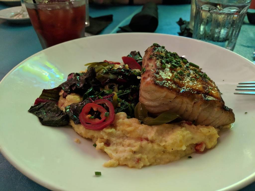 Red Light Kitchen & Lounge | restaurant | 780 N Limestone, Lexington, KY 40505, USA | 8592525277 OR +1 859-252-5277