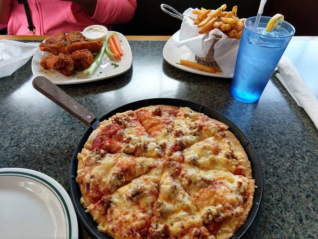 Gelsosomos Pizzeria and Pub | restaurant | 9318 Indianapolis Blvd, Highland, IN 46322, USA | 2199249300 OR +1 219-924-9300