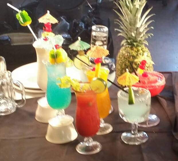 Ostioneria Michoacan | restaurant | 11402 N Fwy Service Rd, Houston, TX 77060, USA | 2819993995 OR +1 281-999-3995