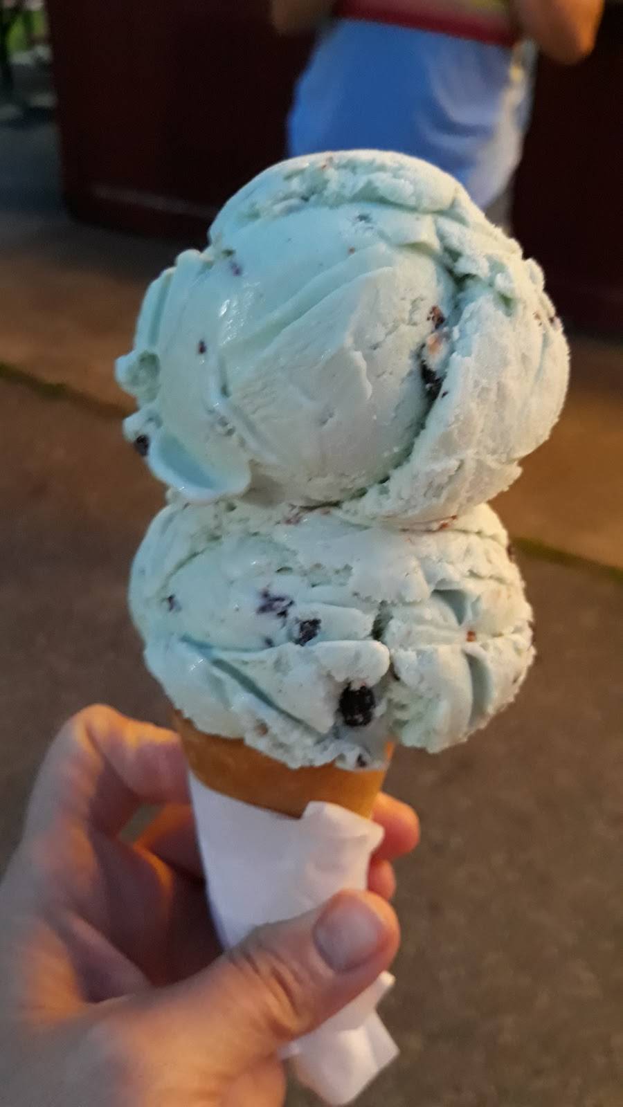 Bee Tees Drive-In | restaurant | E Union St, Newark, NY 14513, USA | 3153314868 OR +1 315-331-4868