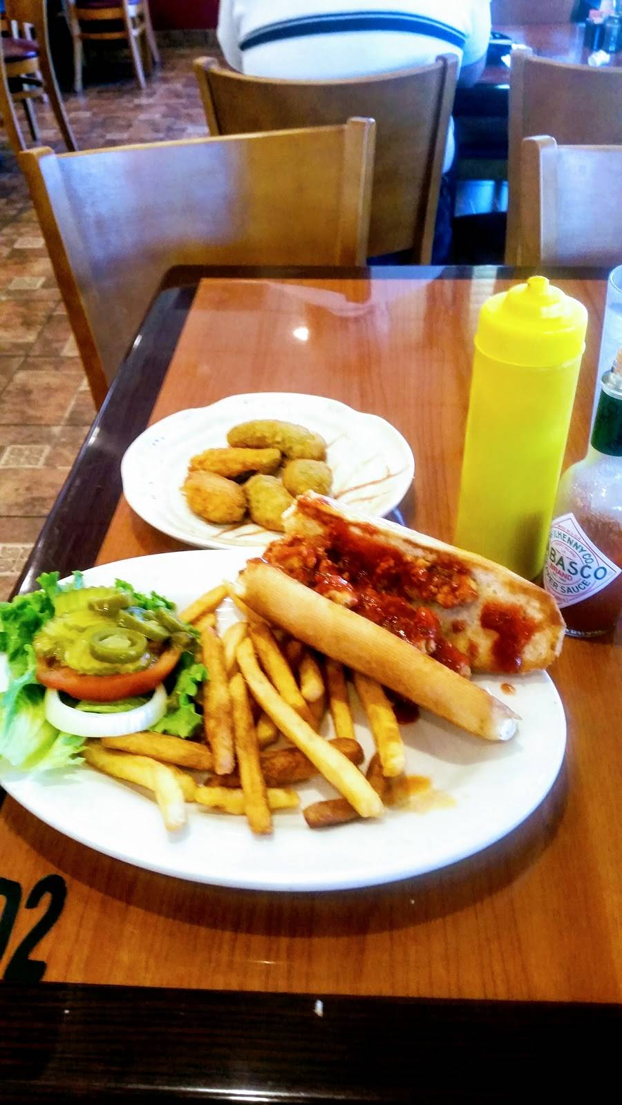 Runway Cafe | restaurant | 7915 Airport Rd, Angleton, TX 77515, USA | 9798495160 OR +1 979-849-5160