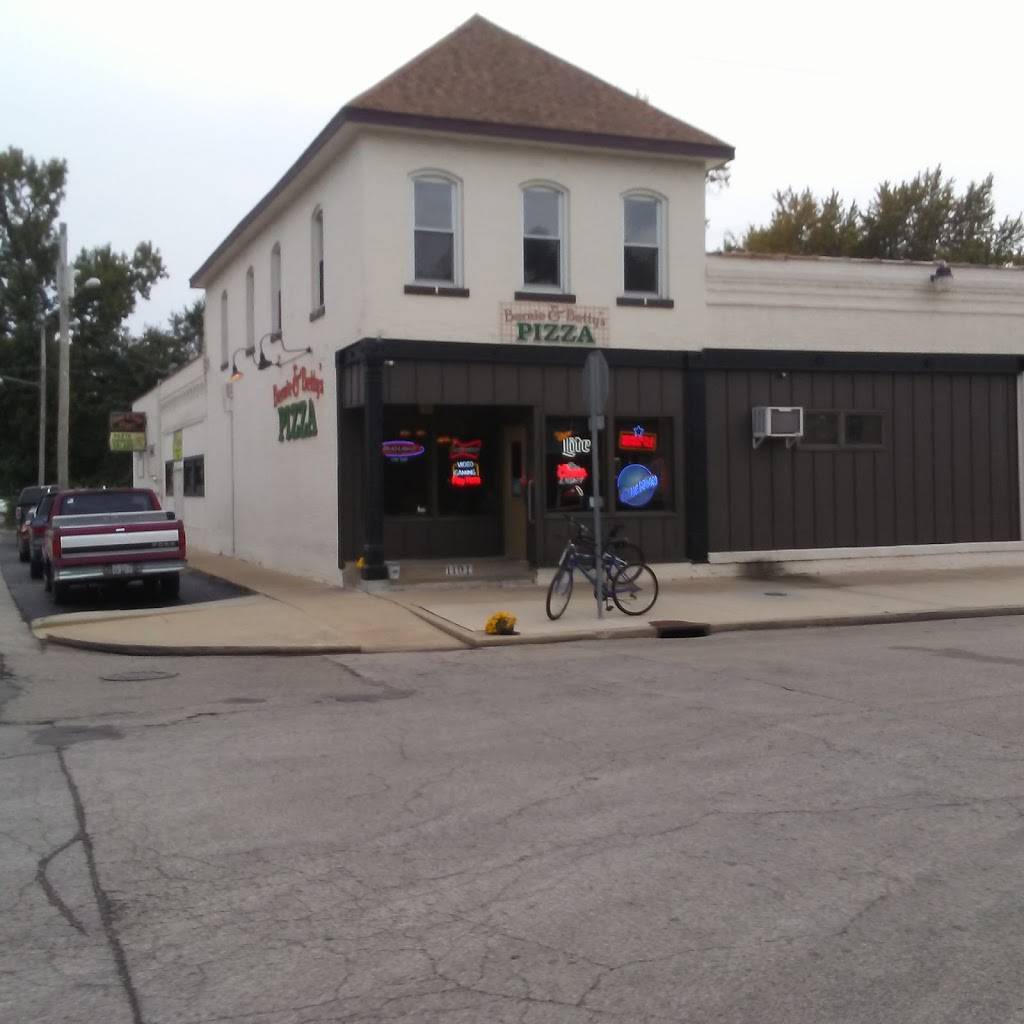 Bernie & Bettys Pizza | restaurant | 1101 S Spring St, Springfield, IL 62704, USA | 2175281821 OR +1 217-528-1821