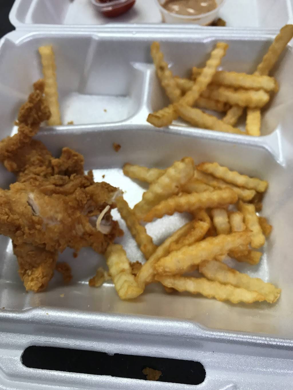 Raising Canes Chicken Fingers | meal takeaway | 14929 Market St, Baton Rouge, LA 70817, USA | 2254081658 OR +1 225-408-1658