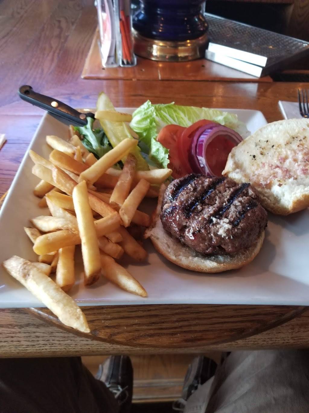 Masons Grille 52 | restaurant | 52 E Main St, Hamburg, NY 14075, USA | 7166497519 OR +1 716-649-7519