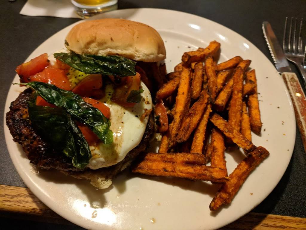 Greenhouse Restaurant | restaurant | 600 N Locust St, Denton, TX 76201, USA | 9404841349 OR +1 940-484-1349