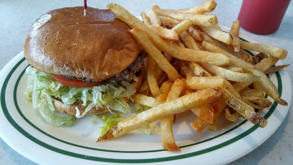 Dans Diner | restaurant | 24920 Hoover Rd, Warren, MI 48089, USA | 5867551811 OR +1 586-755-1811