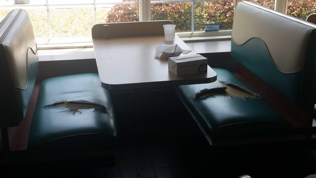 Long John Silvers | restaurant | 5445 Arlington Ave, Riverside, CA 92504, USA | 9516882243 OR +1 951-688-2243