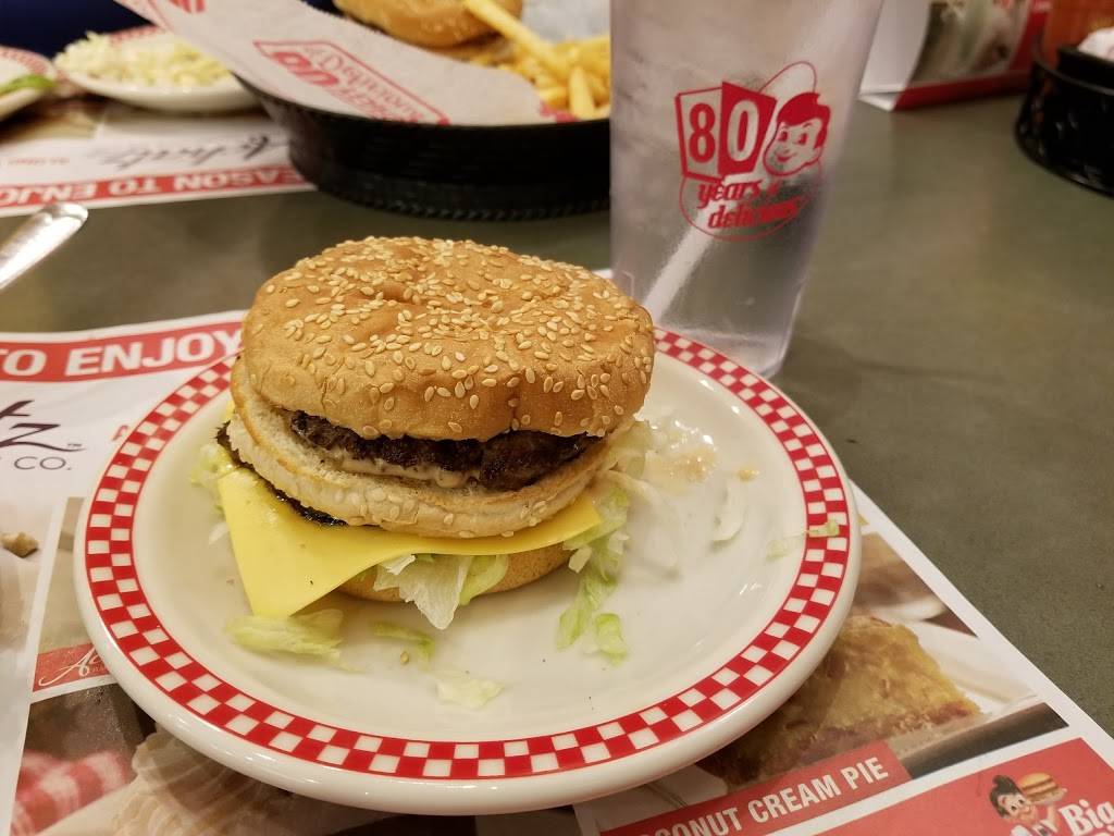 Big Boy | restaurant | 30460 John R Rd, Madison Heights, MI 48071, USA | 2485886600 OR +1 248-588-6600
