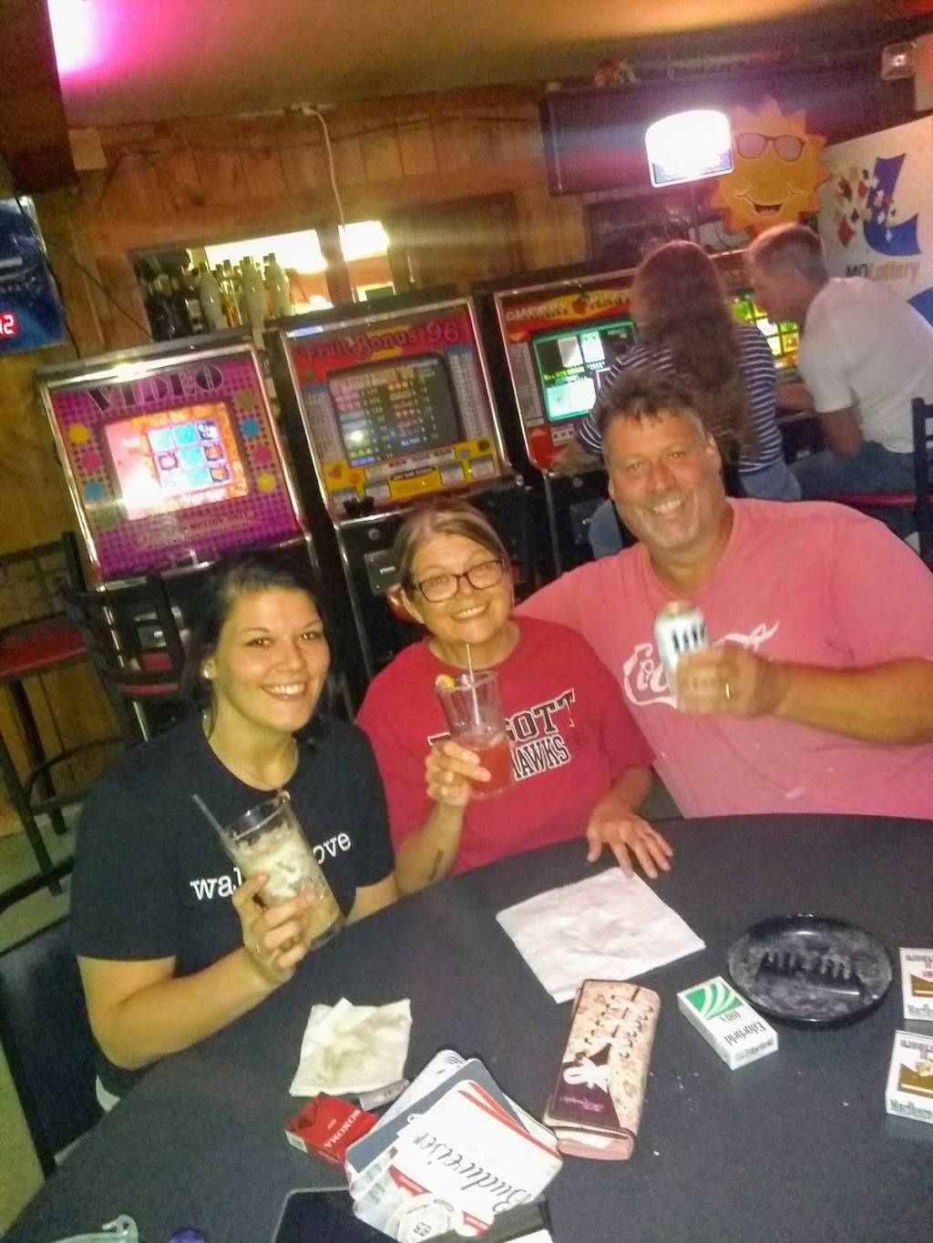 One MOAR Last Chance | restaurant | 14509 US-62, Campbell, MO 63933, USA | 5732462466 OR +1 573-246-2466