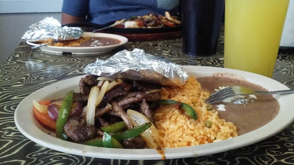 Monterrey Taqueria | restaurant | 1302 W Reynolds St, Plant City, FL 33563, USA | 8137645291 OR +1 813-764-5291