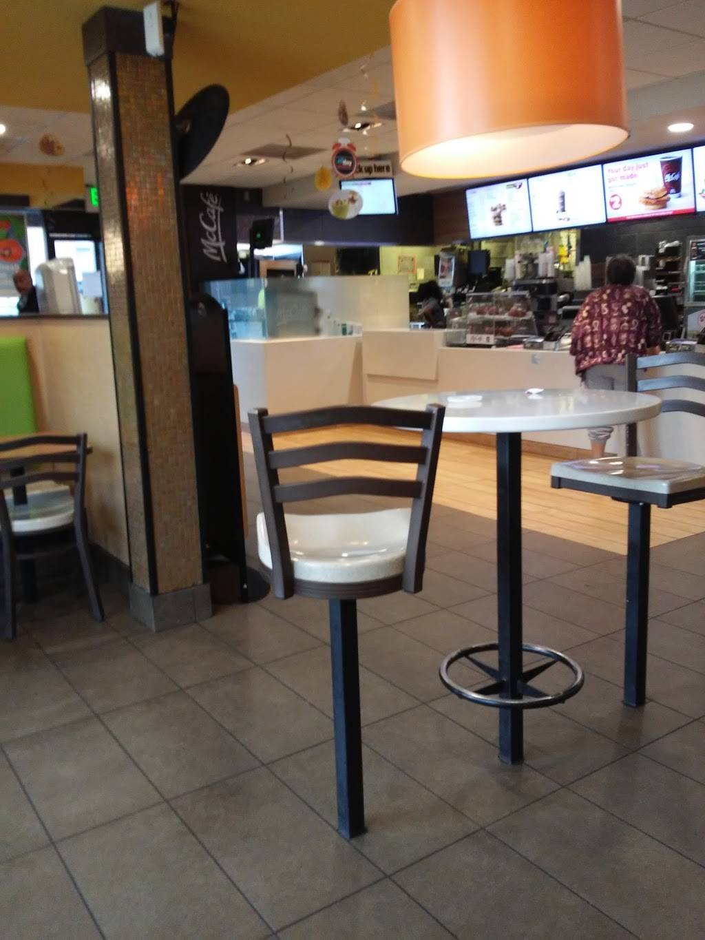 McDonalds | cafe | 21640 Grand River Ave, Detroit, MI 48219, USA | 3135323780 OR +1 313-532-3780