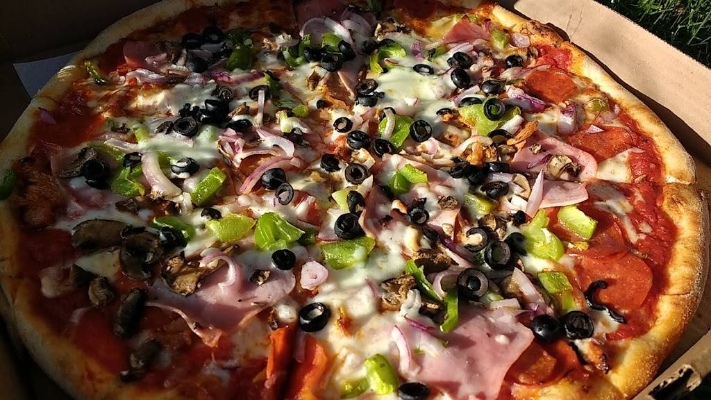 Roccos Pizza | restaurant | 301 Main St, York Springs, PA 17372, USA | 7175284706 OR +1 717-528-4706