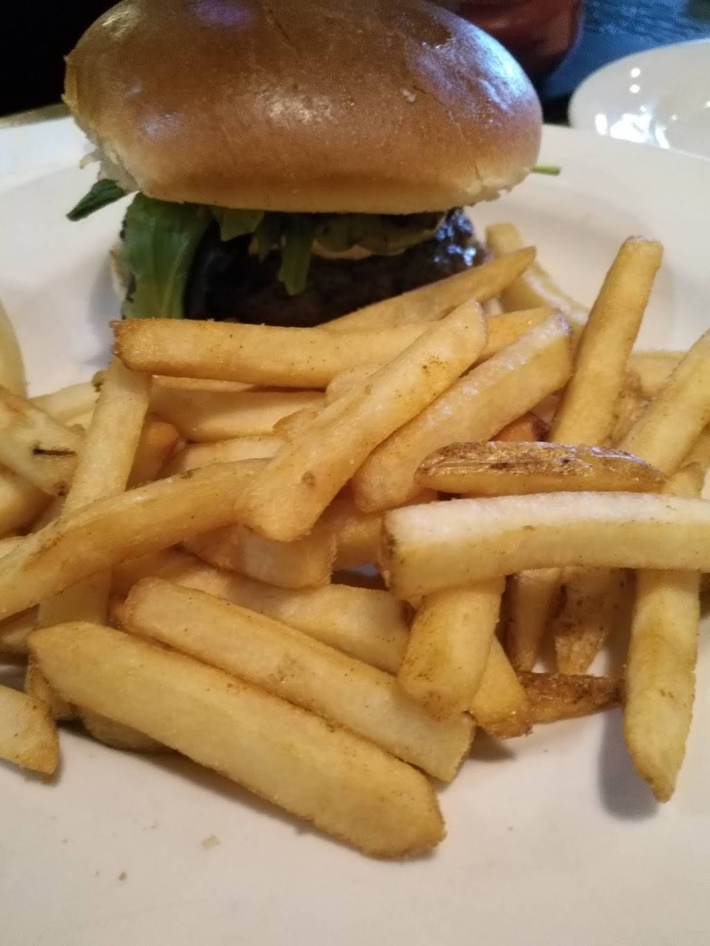 The Irish Shebeen | restaurant | 5555 Eglinton Ave W, Etobicoke, ON M9C 5M1, Canada | 4166959178 OR +1 416-695-9178