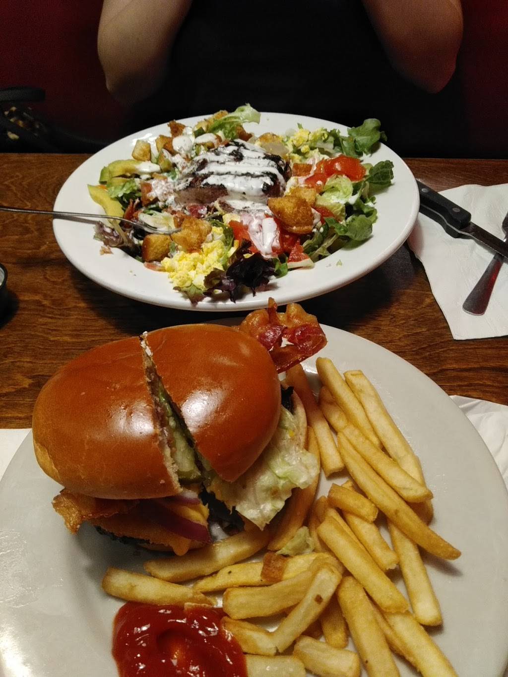 Logans Roadhouse | restaurant | 850 Mall Rd, Barboursville, WV 25504, USA | 3047362792 OR +1 304-736-2792