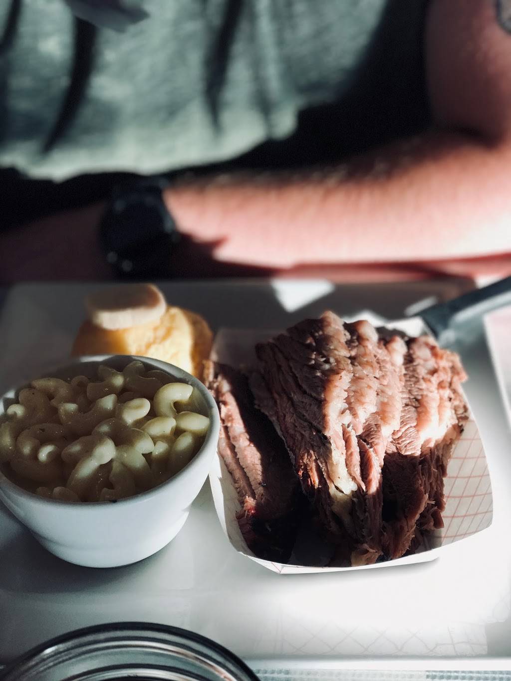 Turnagain Arm Pit BBQ | restaurant | 3637 Old Seward Hwy, Anchorage, AK 99503, USA | 9075626328 OR +1 907-562-6328