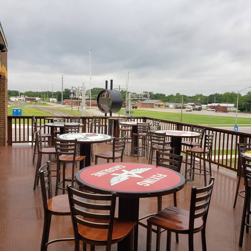 Shindigs Bar & Grill | restaurant | 500 Main St, Winfield, KS 67156, USA | 6202214782 OR +1 620-221-4782