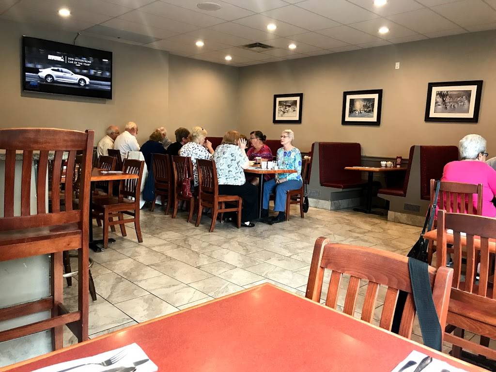 Four Seasons Cookhouse | restaurant | 1545 Merivale Rd, Nepean, ON K2G 3J4, Canada | 6132244441 OR +1 613-224-4441