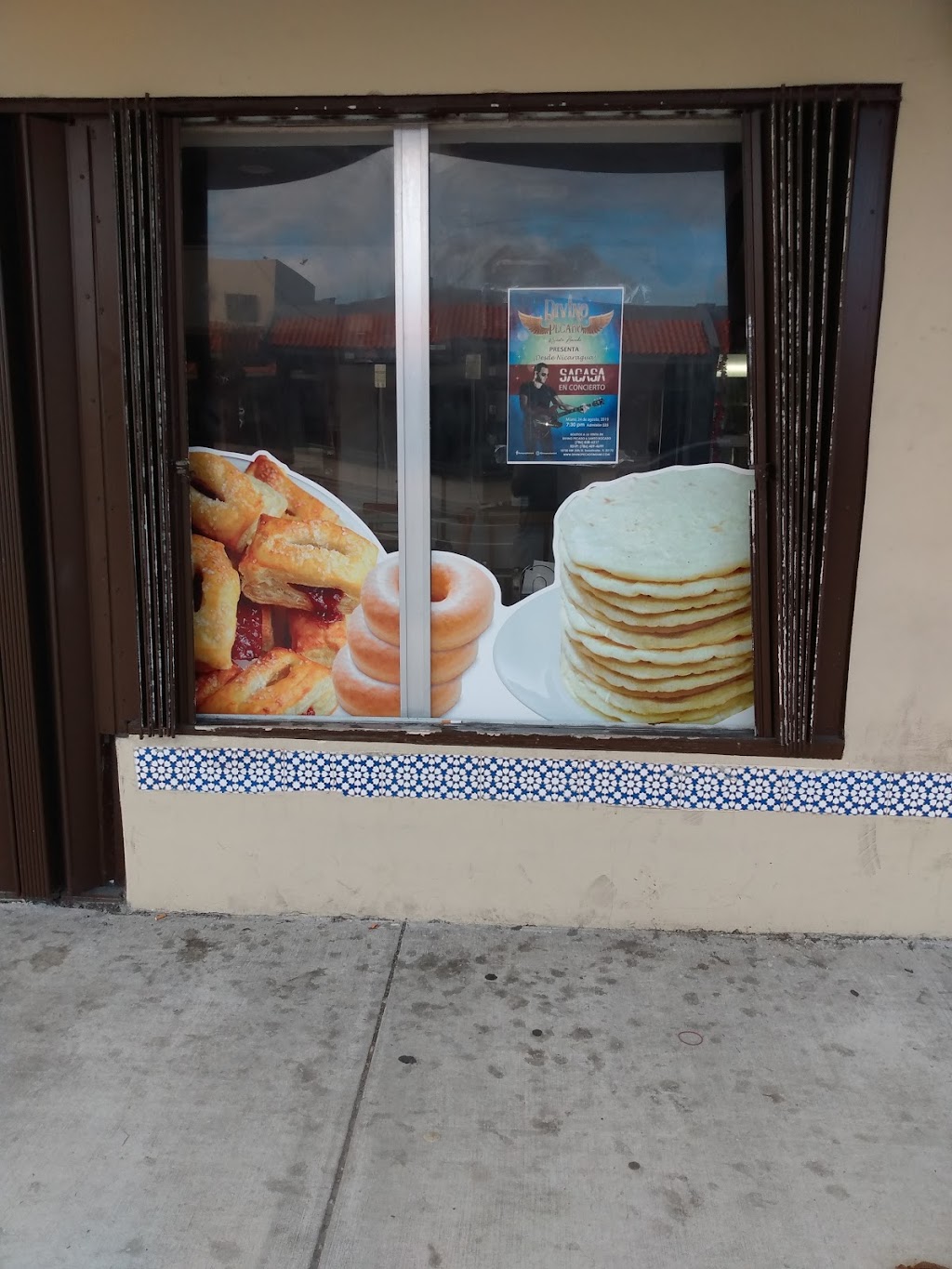 Victoria Bakery, Fritanga y Tortilleria | bakery | 1130 W Flagler St, Miami, FL 33130, USA | 7865271919 OR +1 786-527-1919