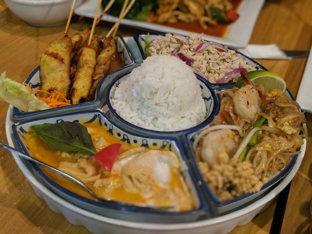 Buuz Thai Eatery | restaurant | 1926 Wilson Blvd, Arlington, VA 22201, USA | 7038753998 OR +1 703-875-3998