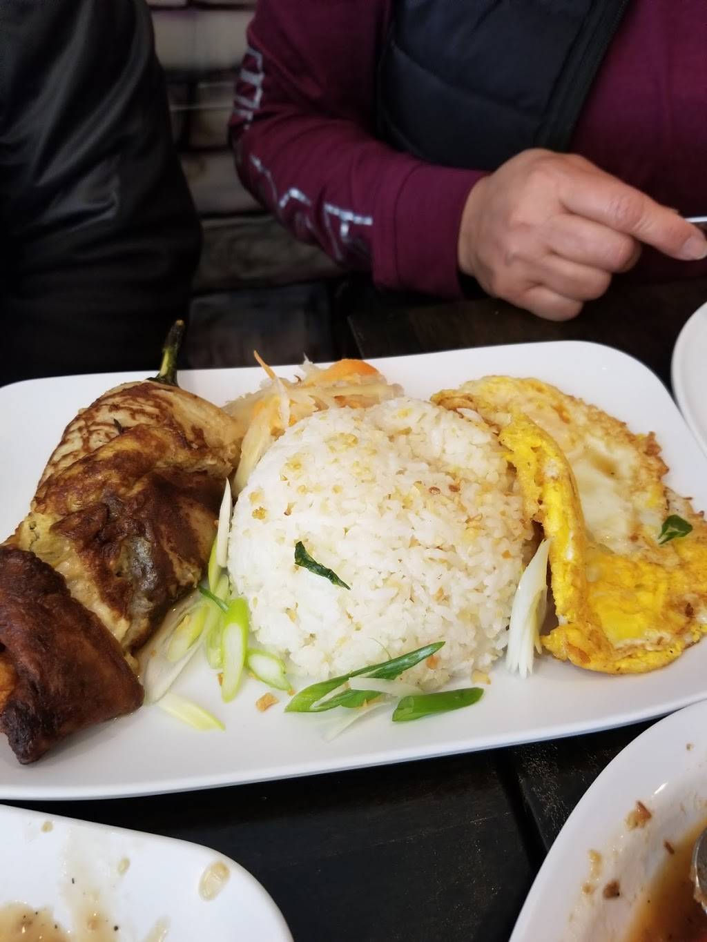 Kusina De MANILA | restaurant | 632 W Algonquin Rd, Des Plaines, IL 60016, USA | 8473788838 OR +1 847-378-8838